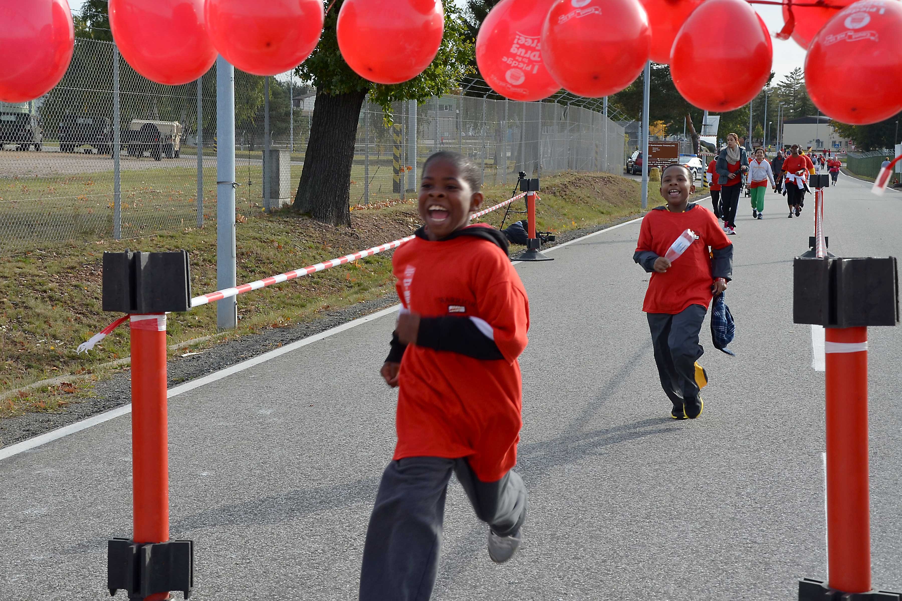 Red Ribbon Run reinforces messages of healthy choices Article The