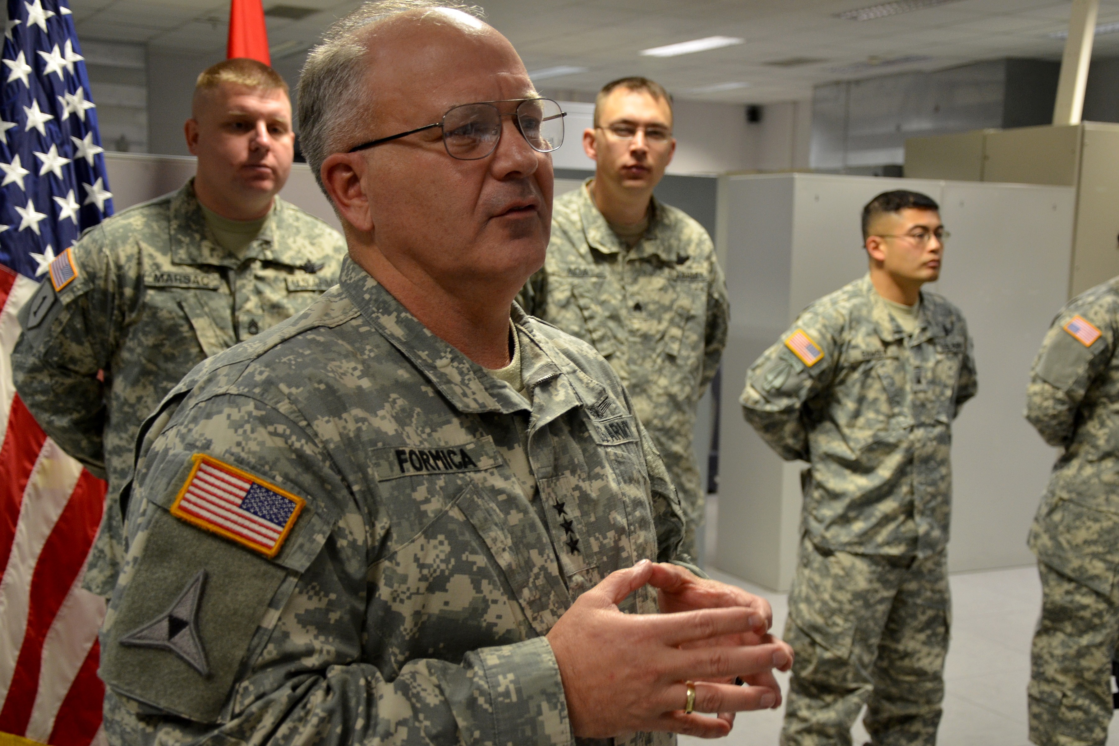 Senior leader pins Landstuhl Soldiers with space badges | Article | The ...