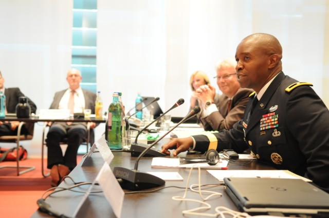 5th Signal Commander engages German State Secretaries on Cyber Security
