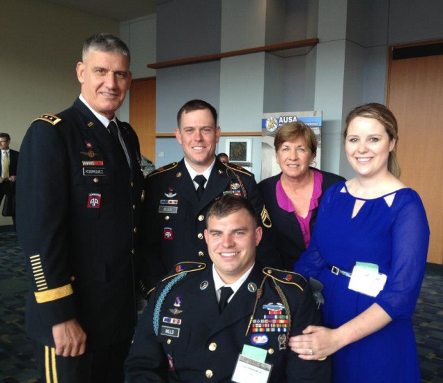 FORSCOM CG meets, thanks Wounded Warrior and Family