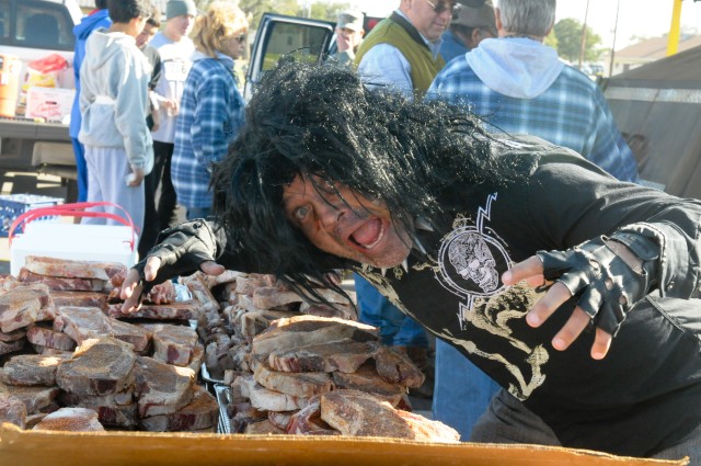 Division West, USO host Halloween Open House, Soldier Appreciation Extravaganza