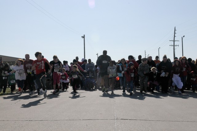 Division West, USO host Halloween Open House, Soldier Appreciation Extravaganza