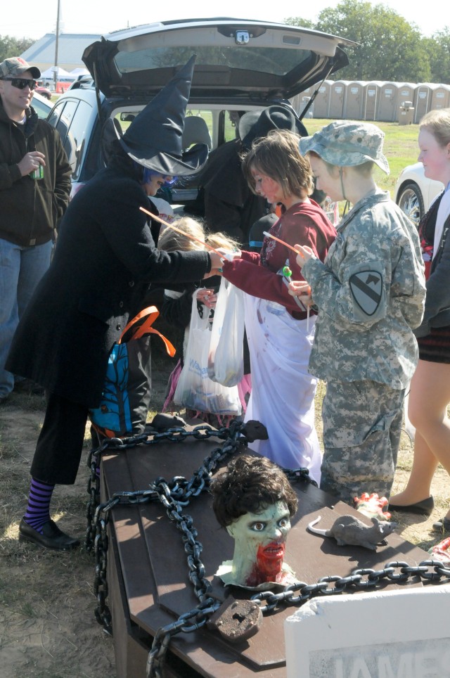 Division West, USO host Halloween Open House, Soldier Appreciation Extravaganza