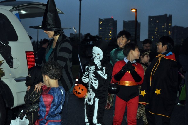 Yongsan keeps kids safe during Halloween