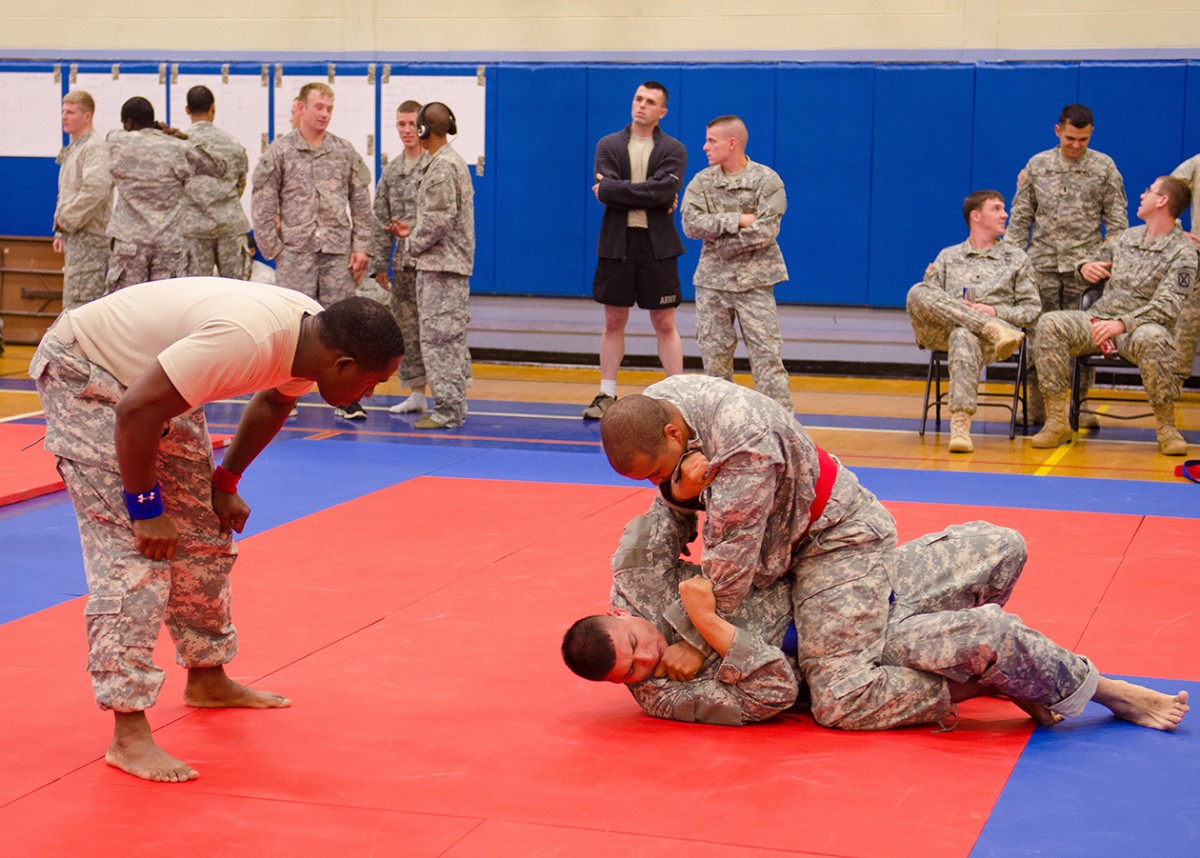 Mountaineers prepare for AllArmy combatives Article The United