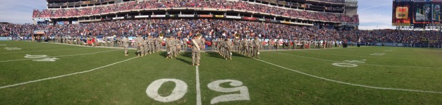 Soldiers with the 101st Airborne Division participate in Tennessee Titan's Salute to the Troops