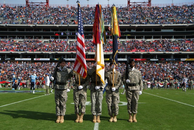 Soldiers with the 101st Airborne Division participate in Tennessee Titan's Salute to the Troops