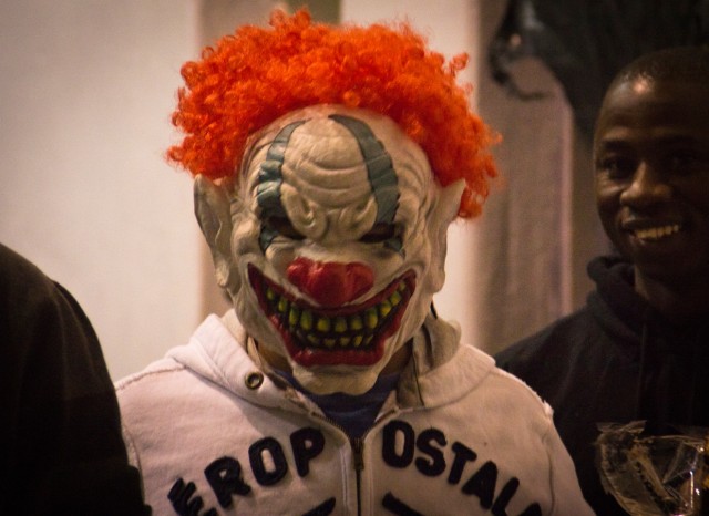 Soldiers supply spooky haunted house for El Paso community