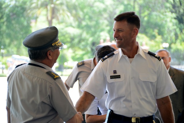 Army South Deputy Commander for Operations greets Chilean army counterpart