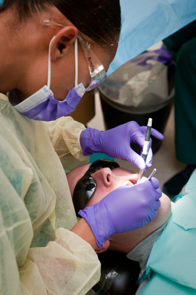 Soldiers fight tooth and drill to raise dental readiness
