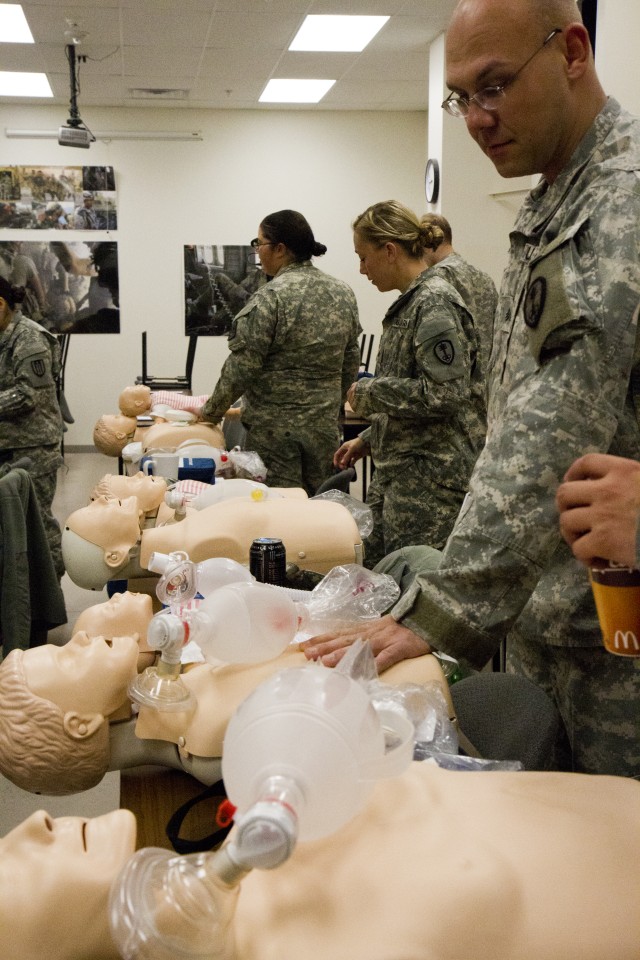 200th MPCOM medics fine-tune medic skill sets during extensive training