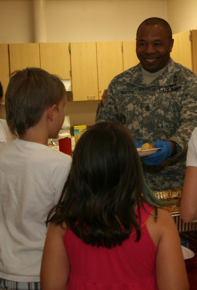 Military dinner fosters community