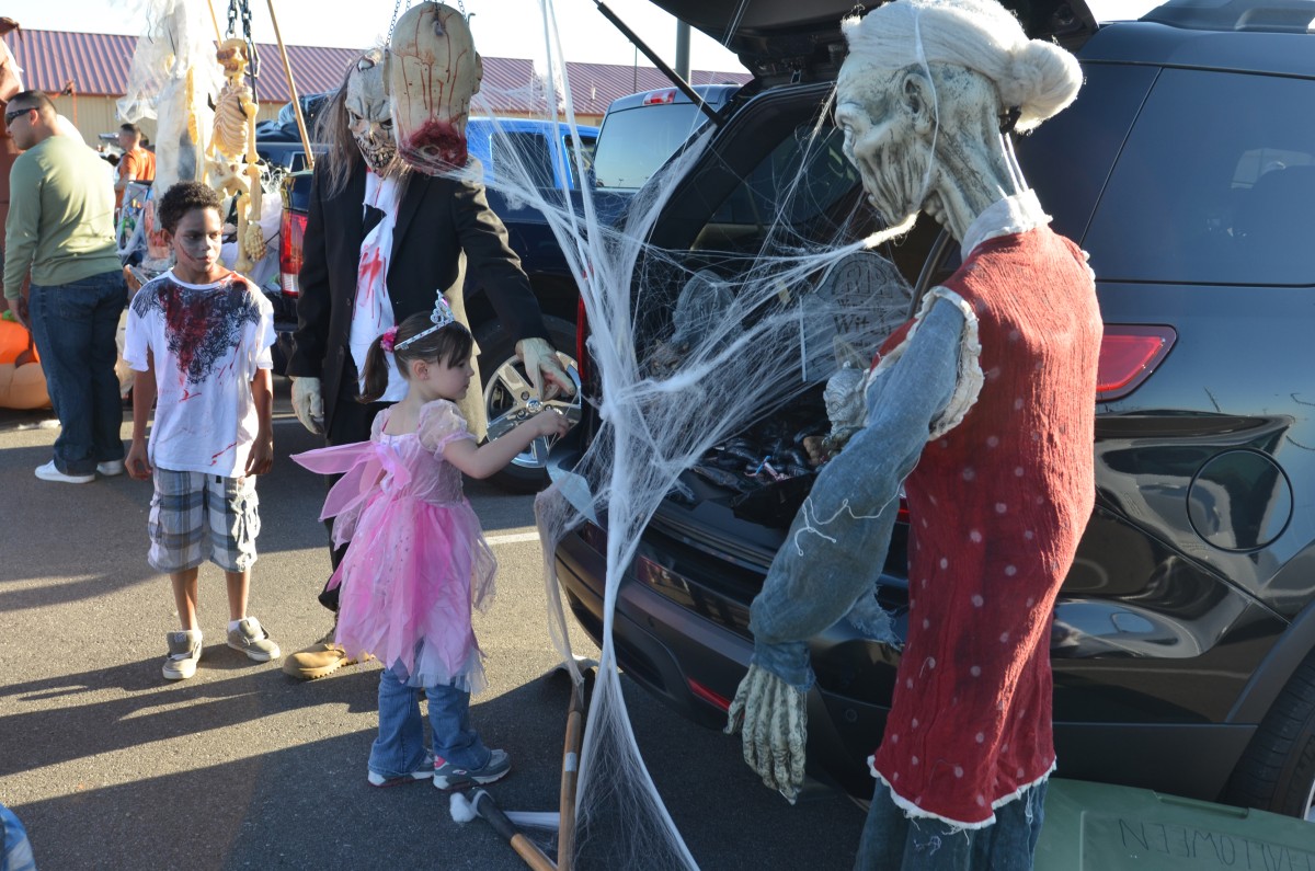 31st ADA children enjoy trunk or treat Article The United States Army