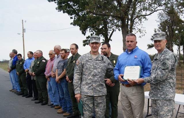 Corps employees recognized for service 'above and beyond' in wildfire battle