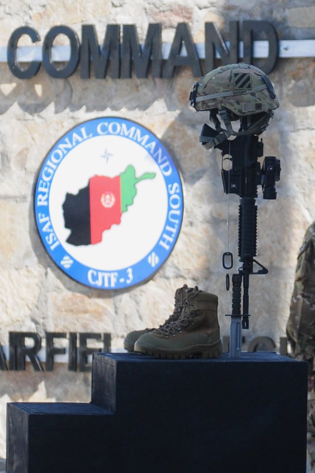 Service members in Afghanistan pay tribute on Veterans Day