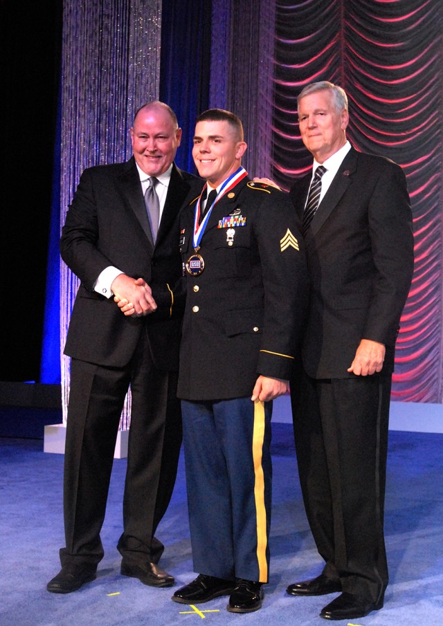 Fort Drum Soldiers shine at USO Gala 