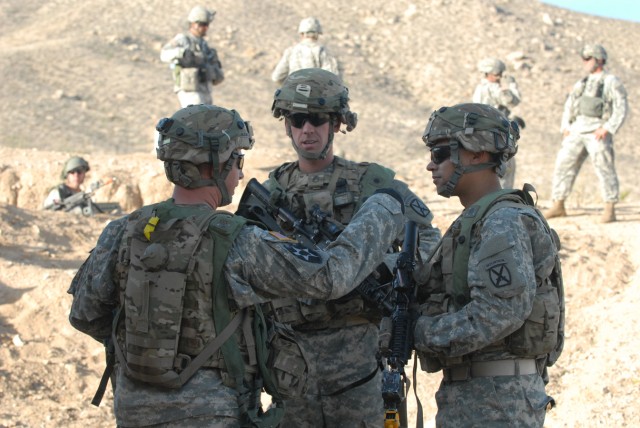 4-31 Infantry Soldiers Provide Security Force During Exercise 