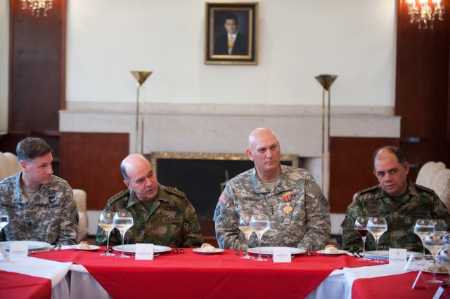 Odierno Travels to Colombian Military Academy
