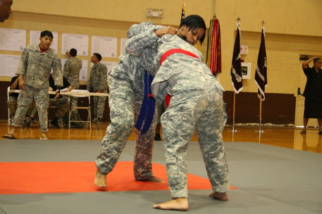 Tripler medic receives combatives' honor, sets sights on promoting MACP