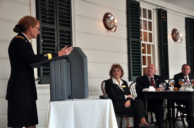 Senior Army Intelligence Officer Speaks at DIAA Luncheon