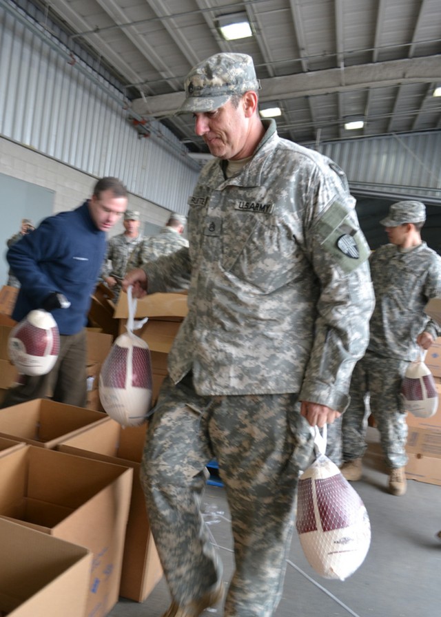 Troops Help Deliver Holiday Meals