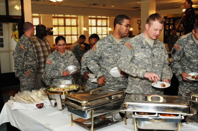 III Corps, Fort Hood Culinary Arts Team hosts Thanksgiving Show