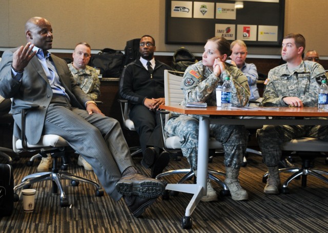 Soldiers, NFL players team up against traumatic brain injuries
