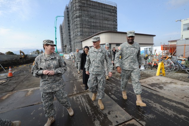Lt. Gen. Mike Ferriter, commanding general, U.S. Army Installation Management Command, visits Camp Zama