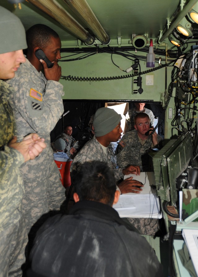 'Red Dragons' begin gunnery with a bang: Paladin crews prepare for qualification