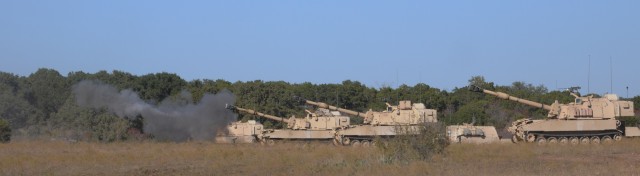 'Red Dragons' begin gunnery with a bang: Paladin crews prepare for qualification