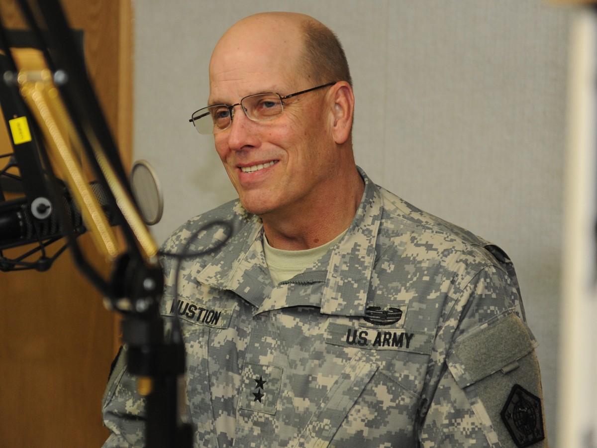 Human Resources Command commander discusses Army personnel policies ...