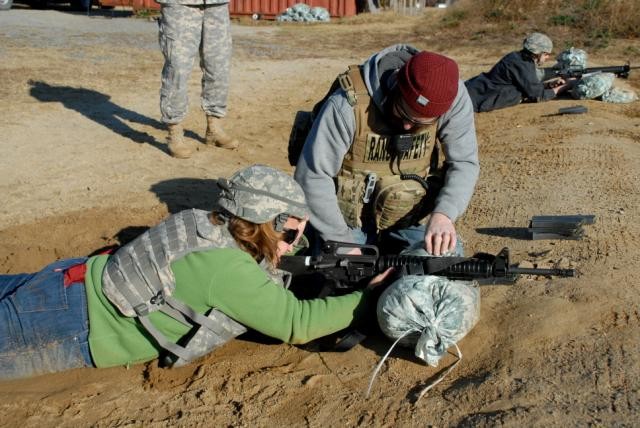 1st Fort AP Hill Volunteer Platoon conducts training -M-16.