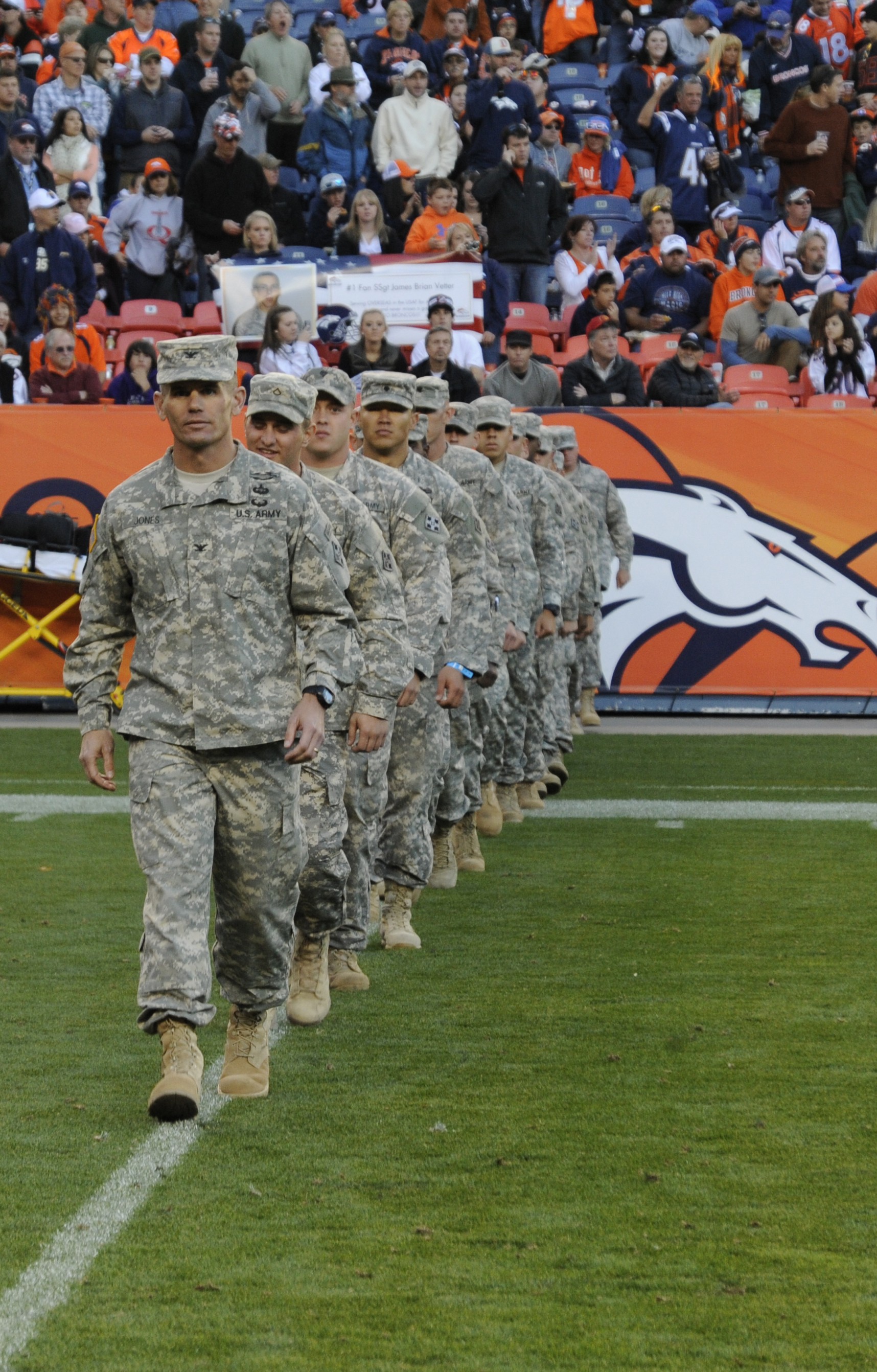 Denver Broncos host service members for Salute to Service game