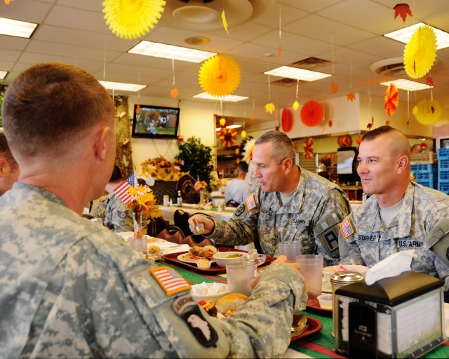 5th AR leaders serve Thanksgiving meal to joint warfighters