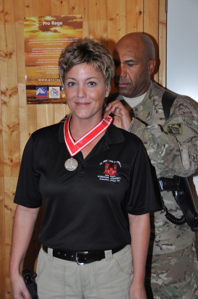 Karen Anderson awarded Steel de Fleury Medal for contribution to the engineer regiment in Afghanistan