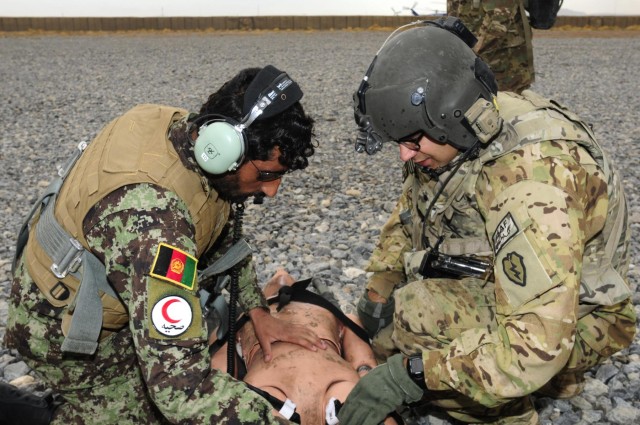 KAW flight medics certified by 25th CAB