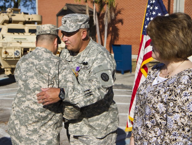 200th MPCOM Soldiers receives Purple Heart during ceremony