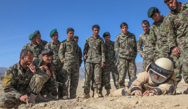 Afghan soldiers take lead in IED defeat