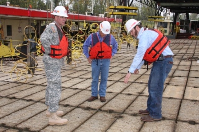 Command Sergeant Major Karl J. Groninger recently visited the Vicksburg District's Mat Sinking Unit