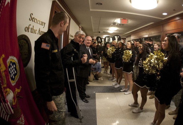 Senior Leaders show Army Spirit!