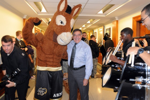 West Point cadets stir up spirit in advance of Army-Navy game