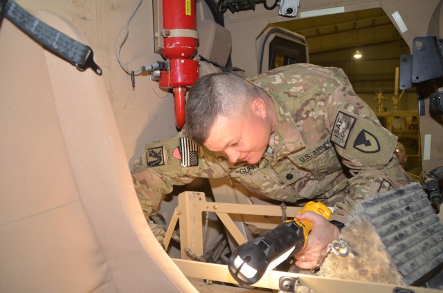 401st ROC Drill rehearses retrograde