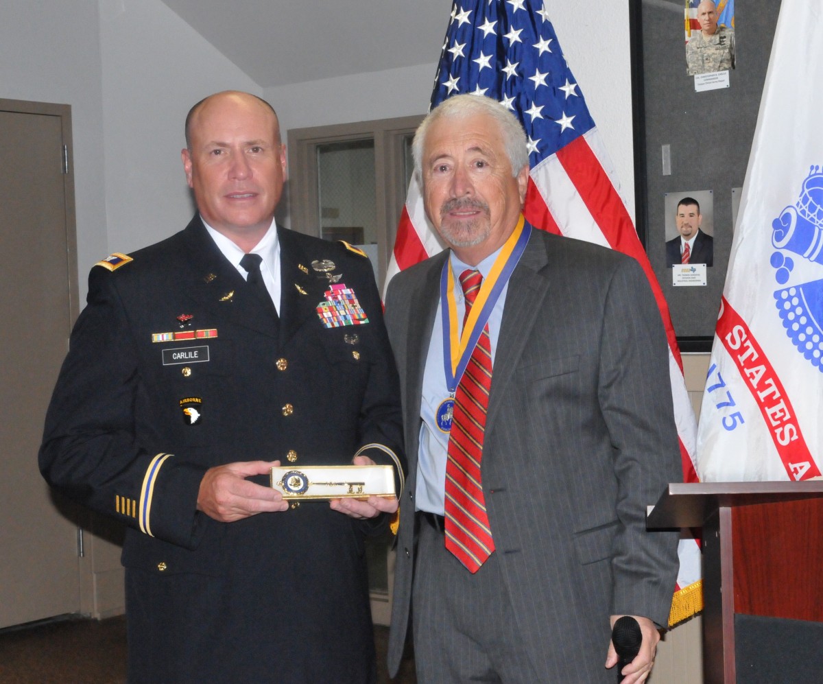 Army Depot Honors Former Mayor, Mayor Gives Commander Key to the City ...