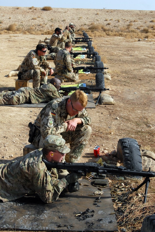 Empire Soldiers take aim on German Sch&uuml;tzenschnur