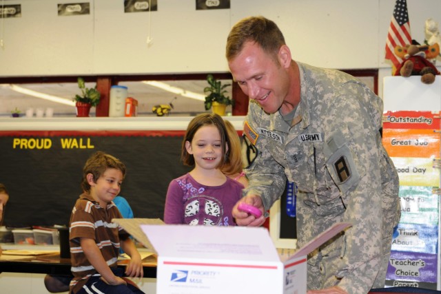 Soldiers, students send holiday cheer downrange