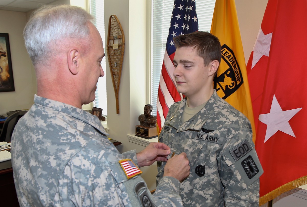 cadet-command-salutes-newest-second-lieutenant-article-the-united