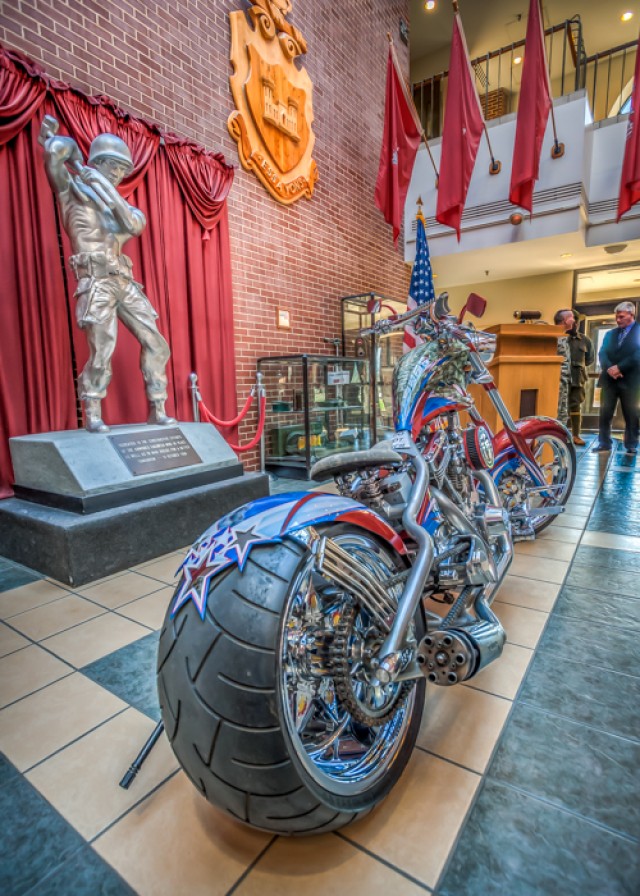 Fort Leonard Wood Soldiers celebrate 376 years of Army service
