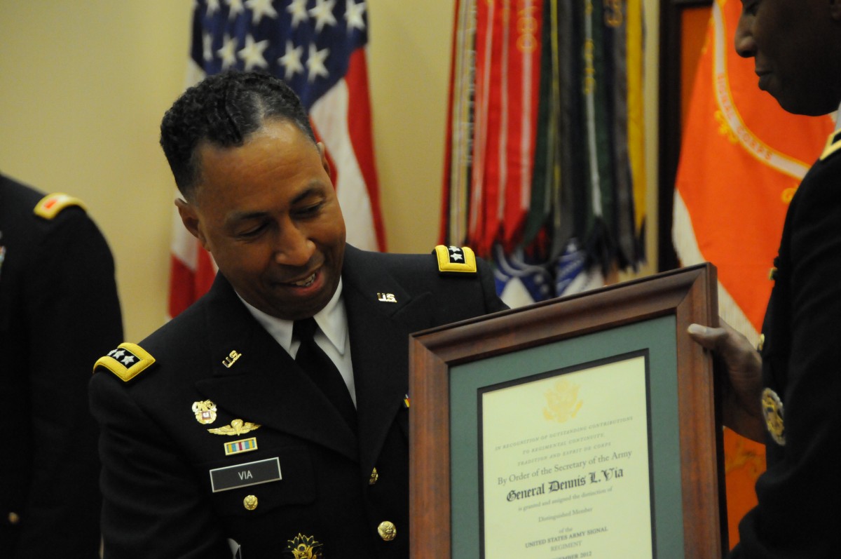 Fourstar general named distinguished member of regiment Article