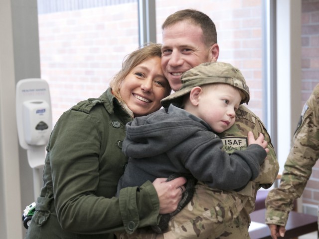 Lancer Brigade Soldiers make it home for the holidays