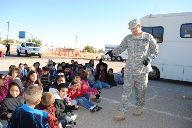Soldiers show students a day in the life of the Army